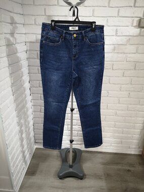 Royalty For Me Ladies Size 14W Medium Wash Zipper & Button Closure Blue Jeans